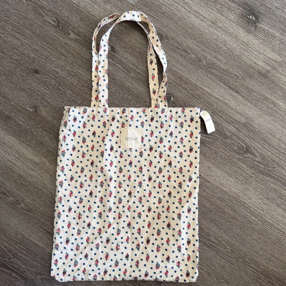 aerie Handbags - Aerie Cream Floral Tote Bag